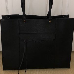Black tote in clean and new condition